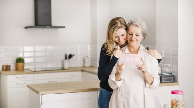 concepto-dia-madre-cocina_23-2147791459